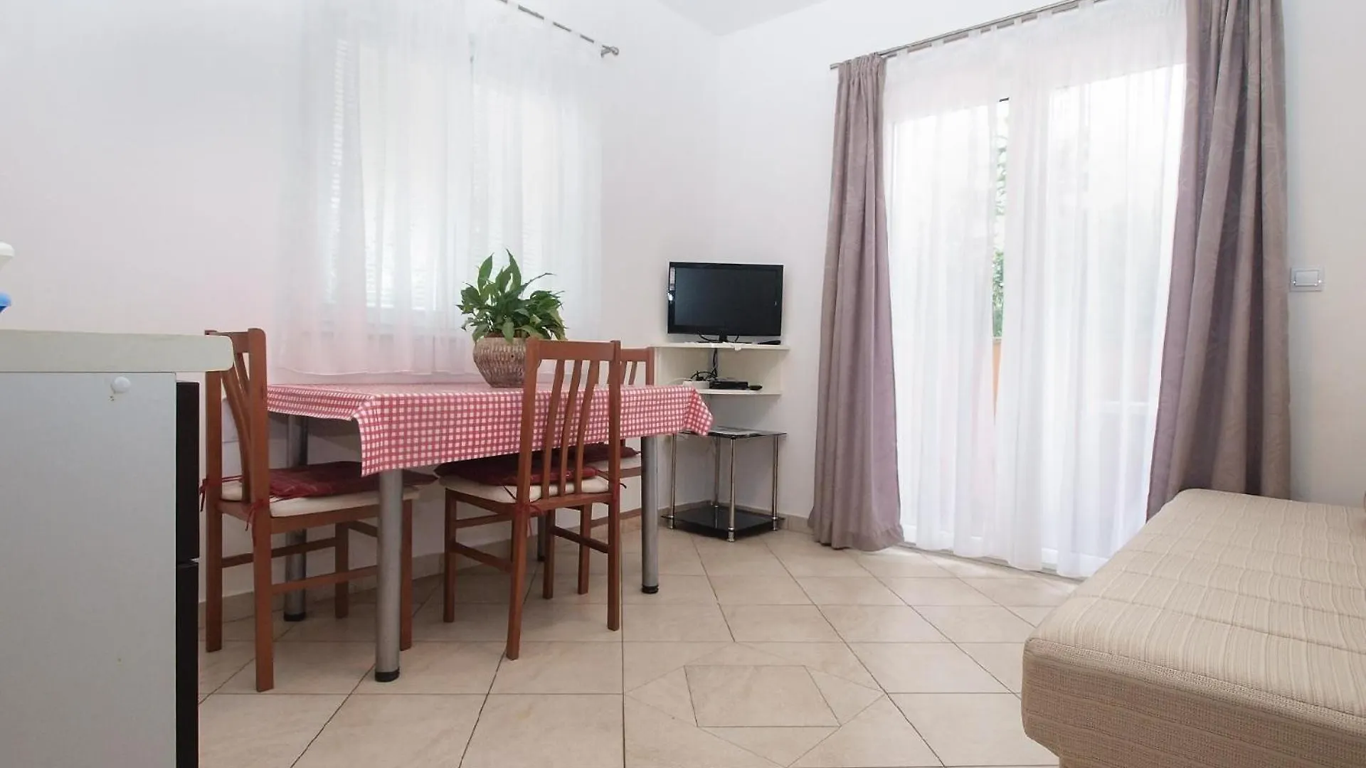 Ferienwohnung Fuer 3 Personen Ca 32 Qm In Fazana, Istrien Istrische Riviera Apartment